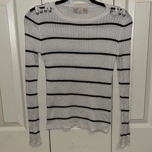 Young Teen Sweater - Size XS